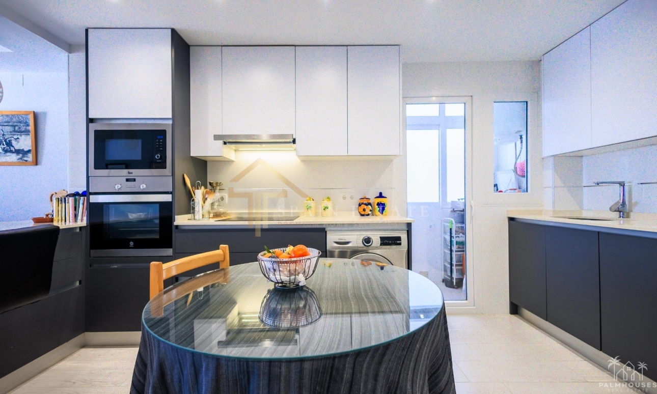 Resale - Apartments - Torrevieja - Paseo maritimo