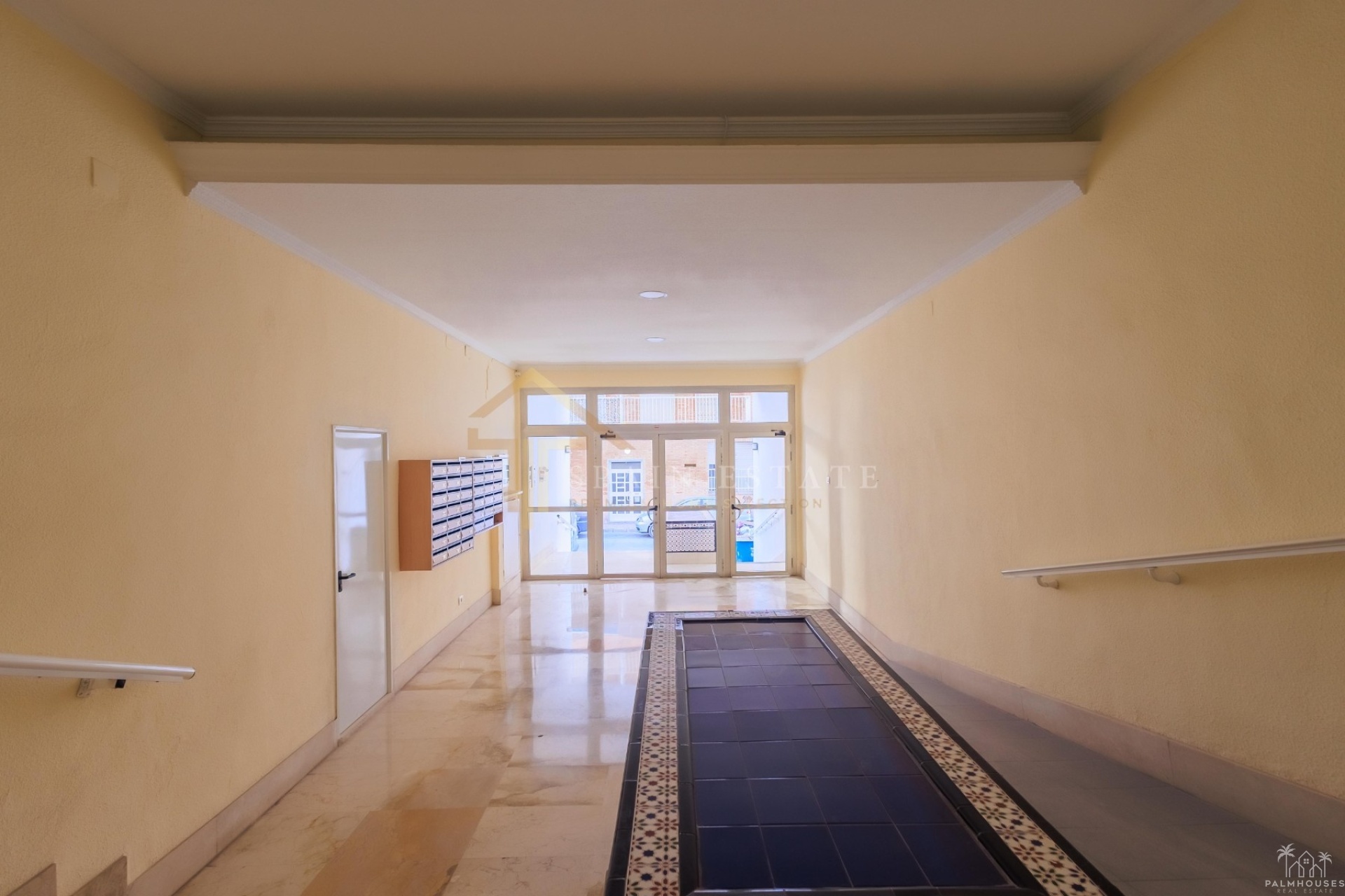Resale - Apartments - Torrevieja - Paseo maritimo