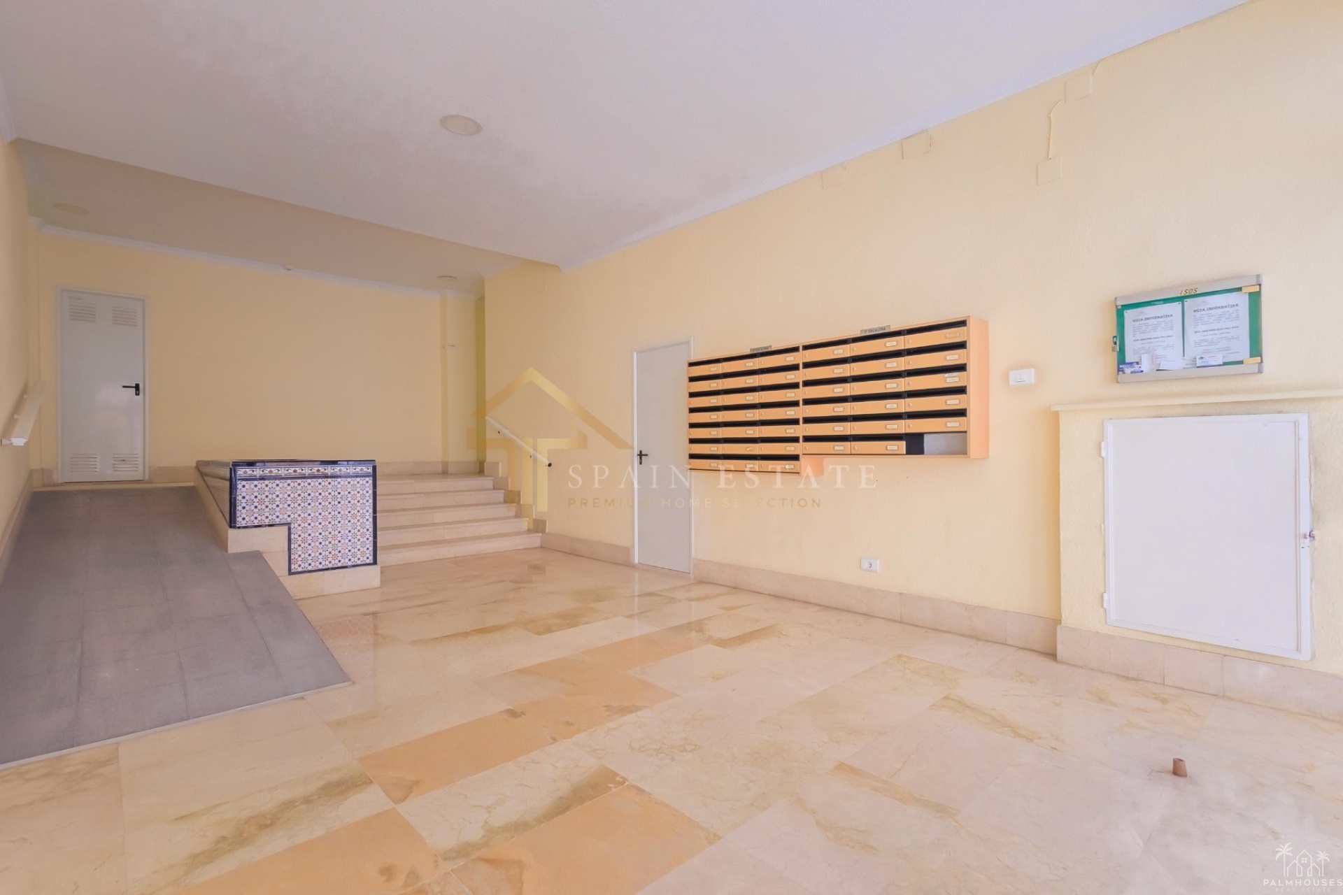 Resale - Apartments - Torrevieja - Paseo maritimo