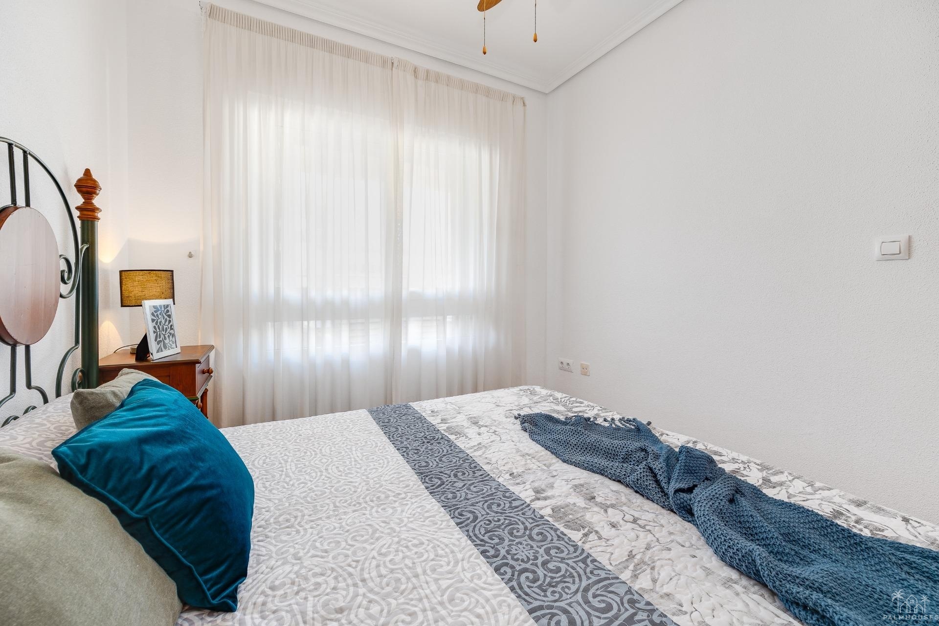 Resale - Apartments - Torrevieja - Paseo maritimo
