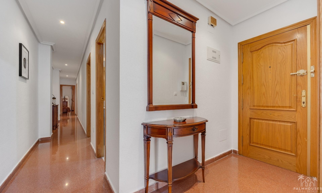 Resale - Apartments - Torrevieja - Paseo maritimo