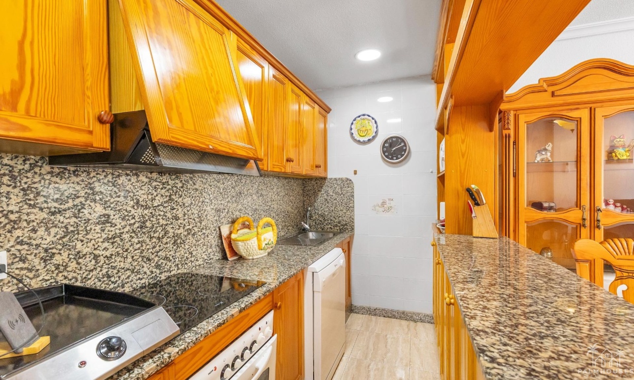 Resale - Apartments - Torrevieja - Paseo maritimo