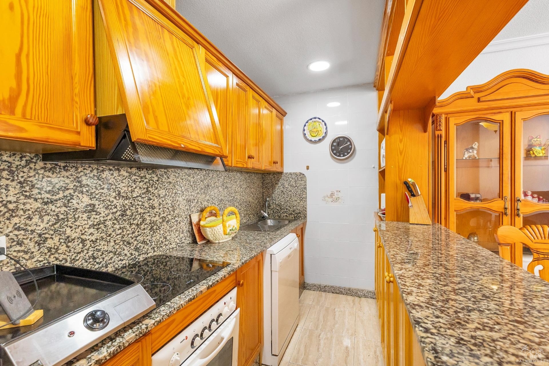 Resale - Apartments - Torrevieja - Paseo maritimo