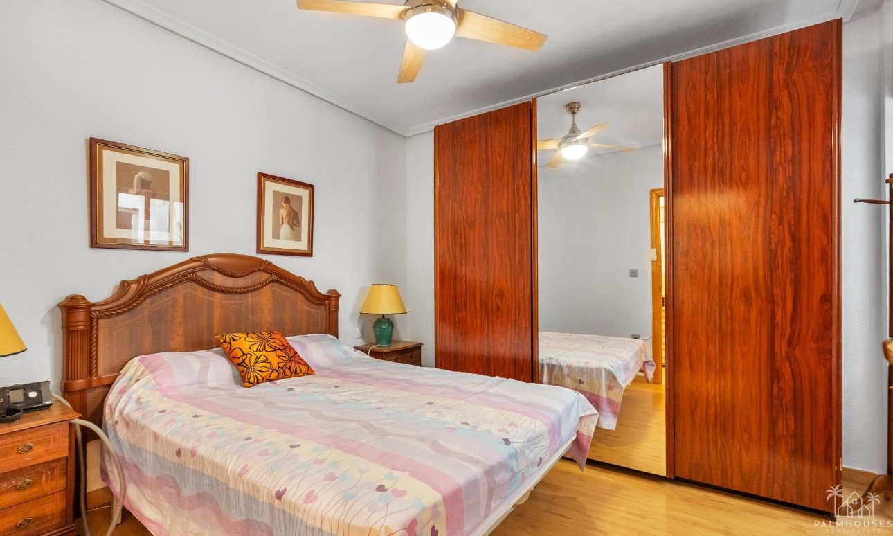 Resale - Apartments - Torrevieja - Paseo maritimo