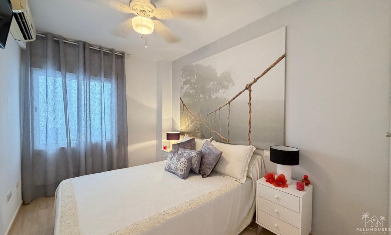 Resale - Apartments - Torrevieja - Paseo maritimo