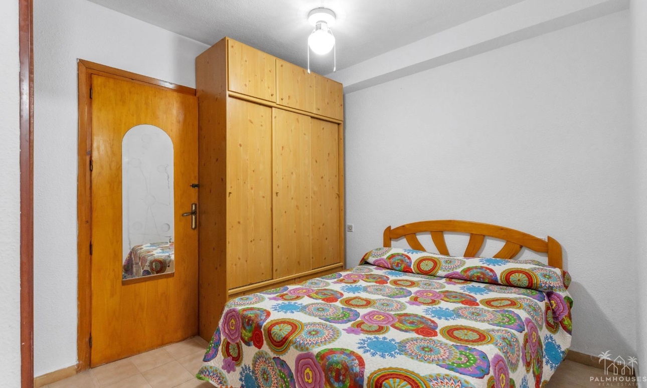 Resale - Apartments - Torrevieja - Playa de los Naufragos