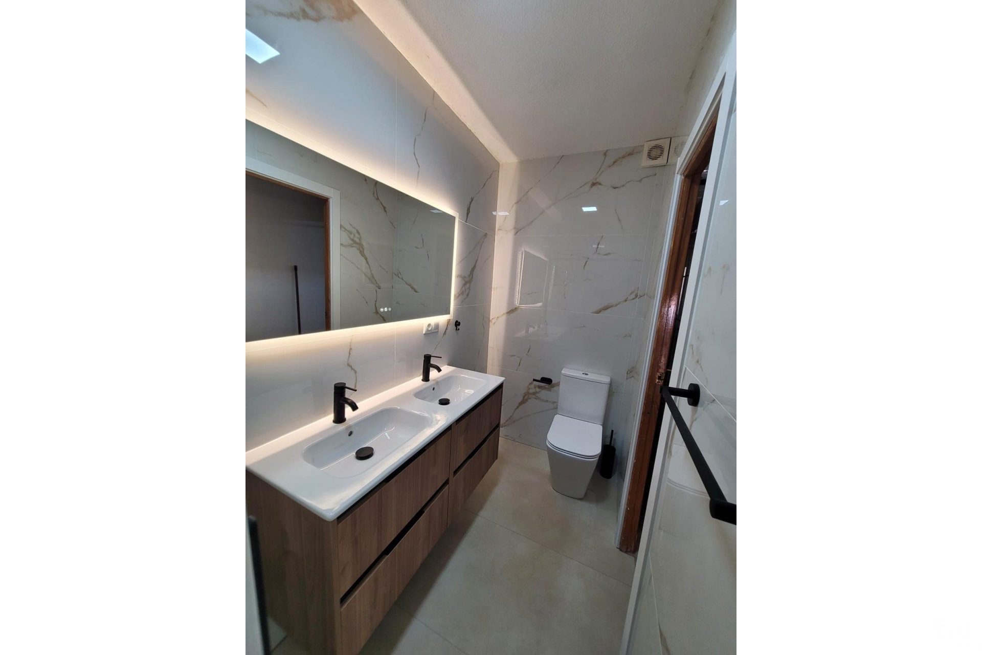 Resale - Apartments - Torrevieja - Playa de los Naufragos