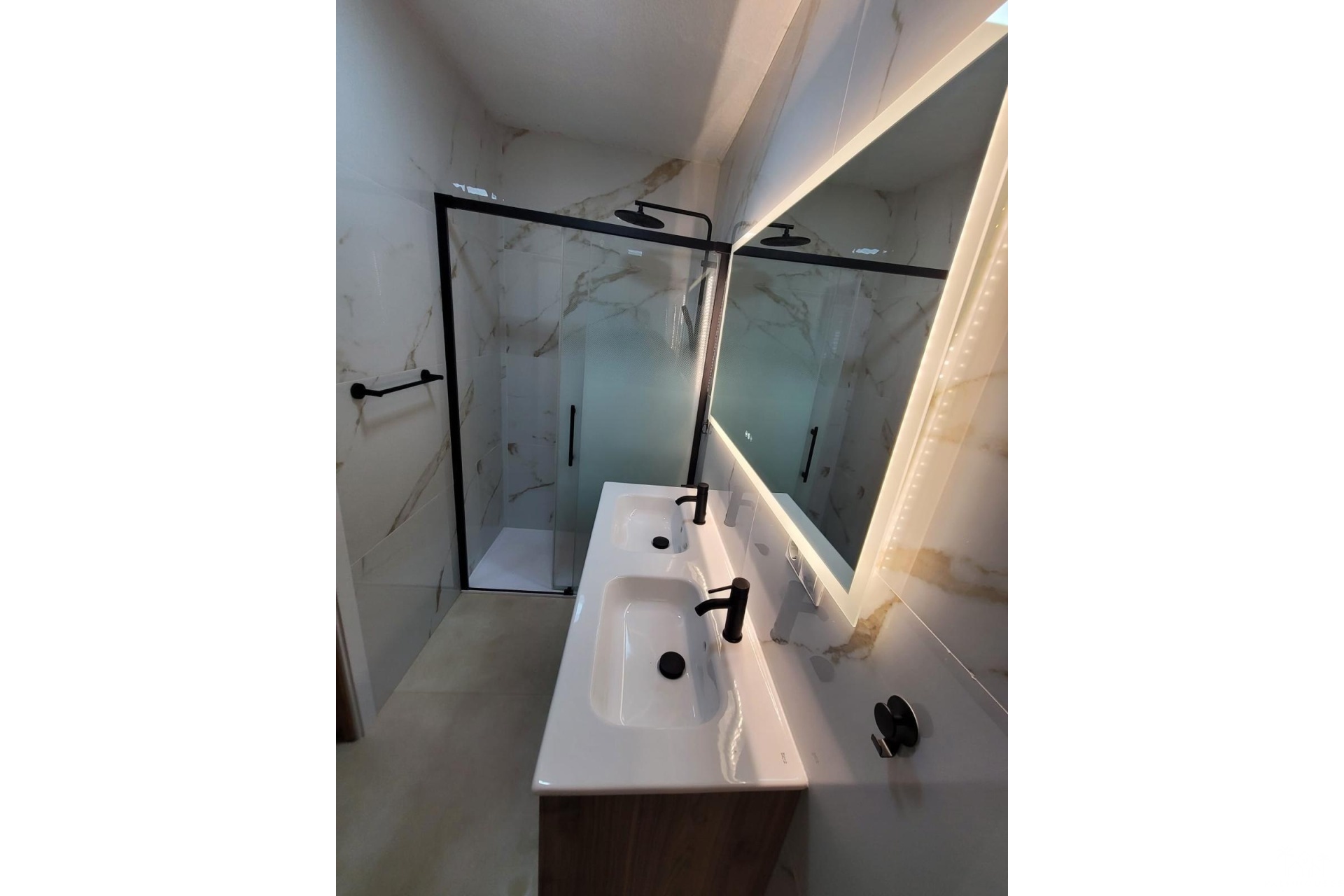 Resale - Apartments - Torrevieja - Playa de los Naufragos