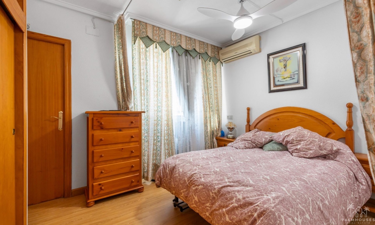 Resale - Apartments - Torrevieja - Playa del cura
