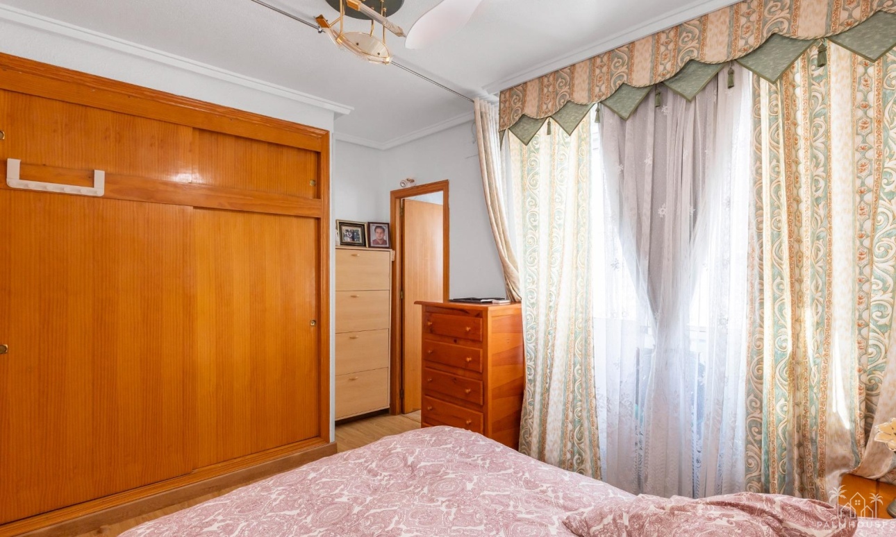 Resale - Apartments - Torrevieja - Playa del cura