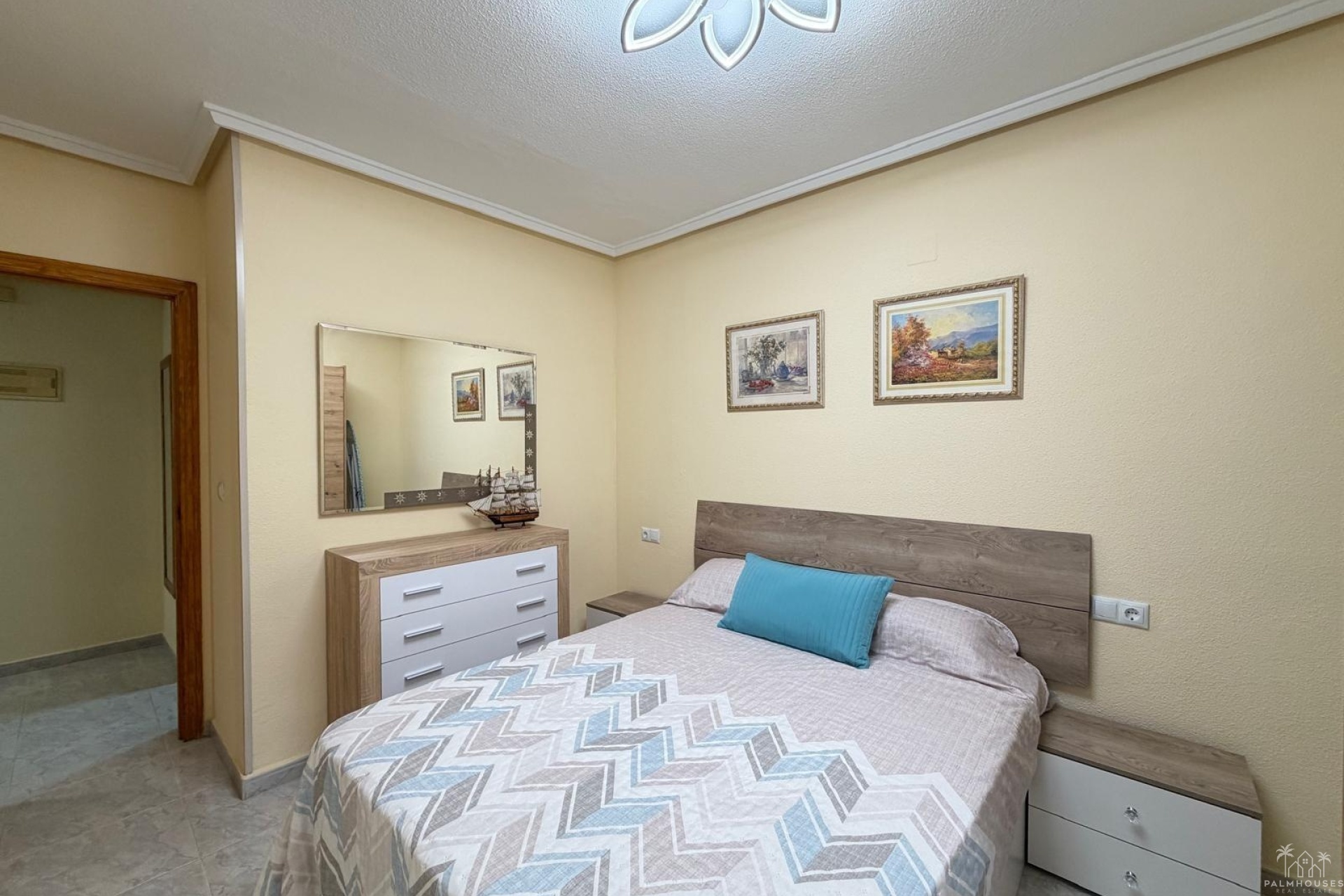 Resale - Apartments - Torrevieja - Playa del cura