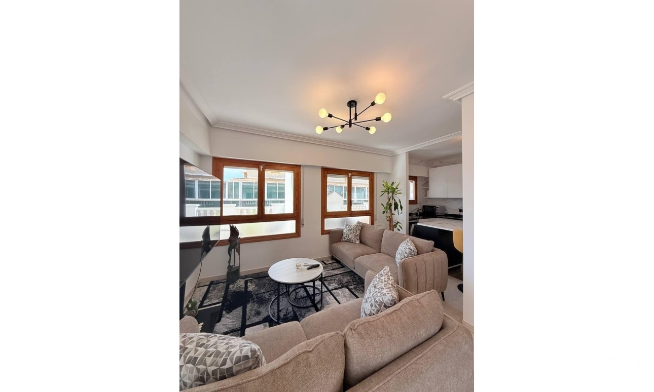 Resale - Apartments - Torrevieja - Playa del cura