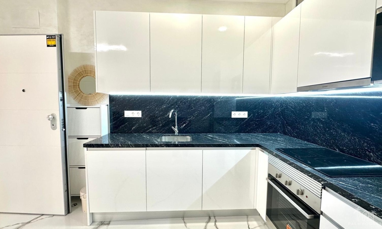 Resale - Apartments - Torrevieja - Playa del cura