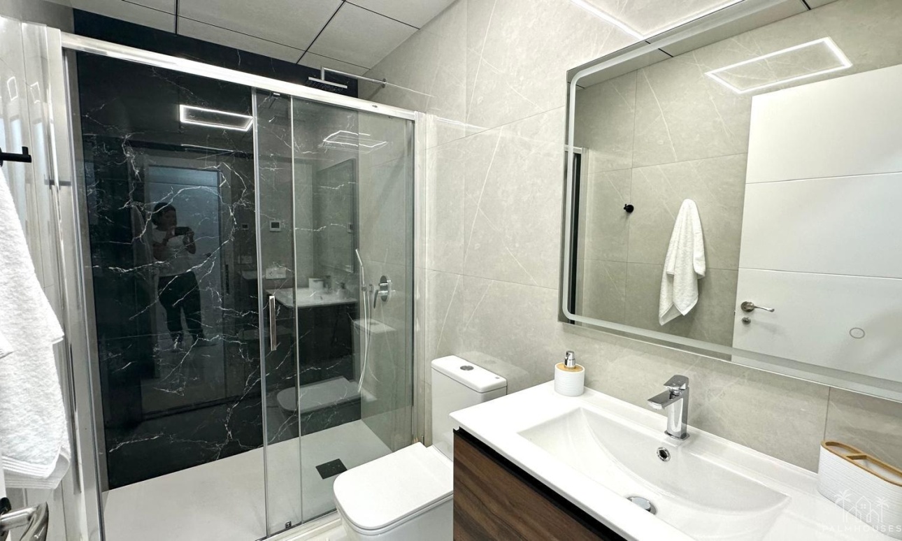 Resale - Apartments - Torrevieja - Playa del cura