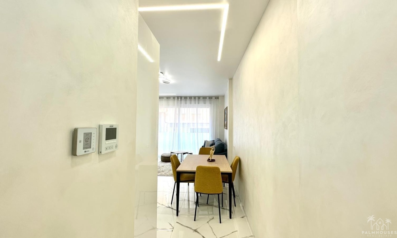 Resale - Apartments - Torrevieja - Playa del cura