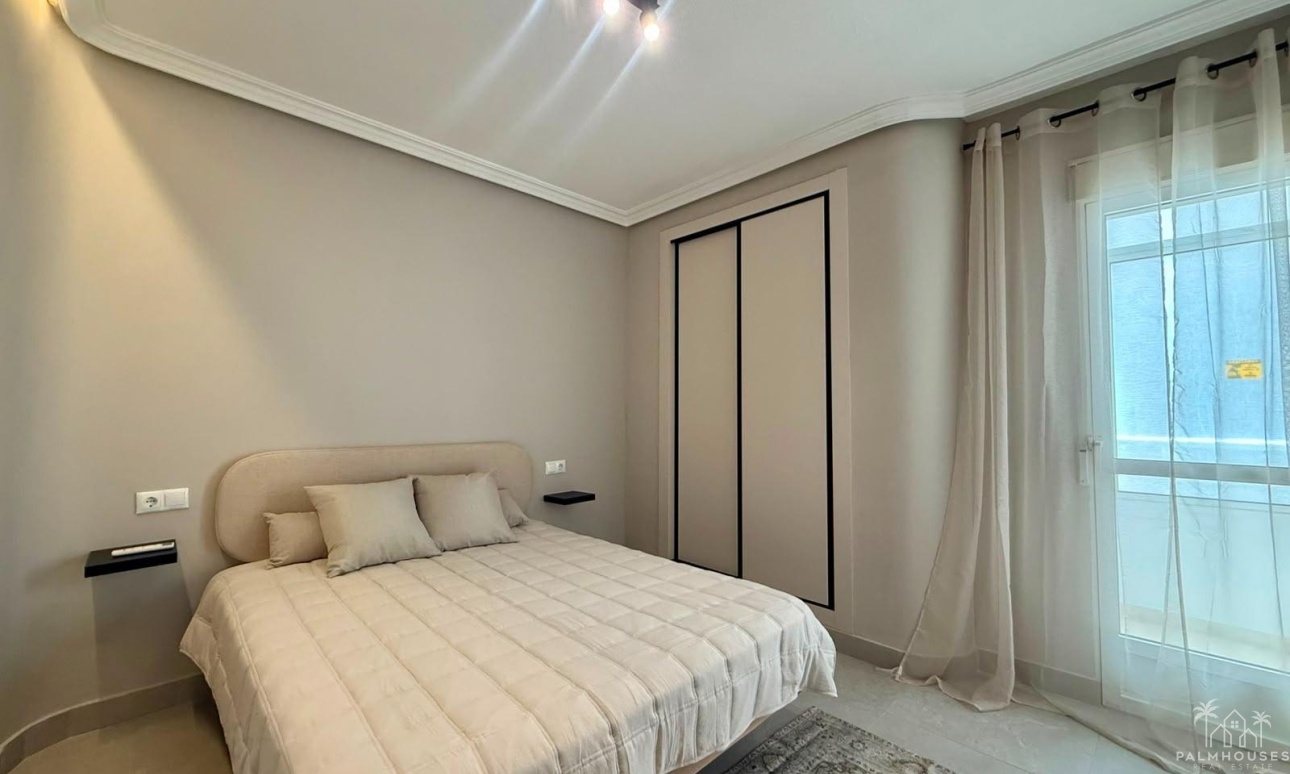 Resale - Apartments - Torrevieja - Playa del cura