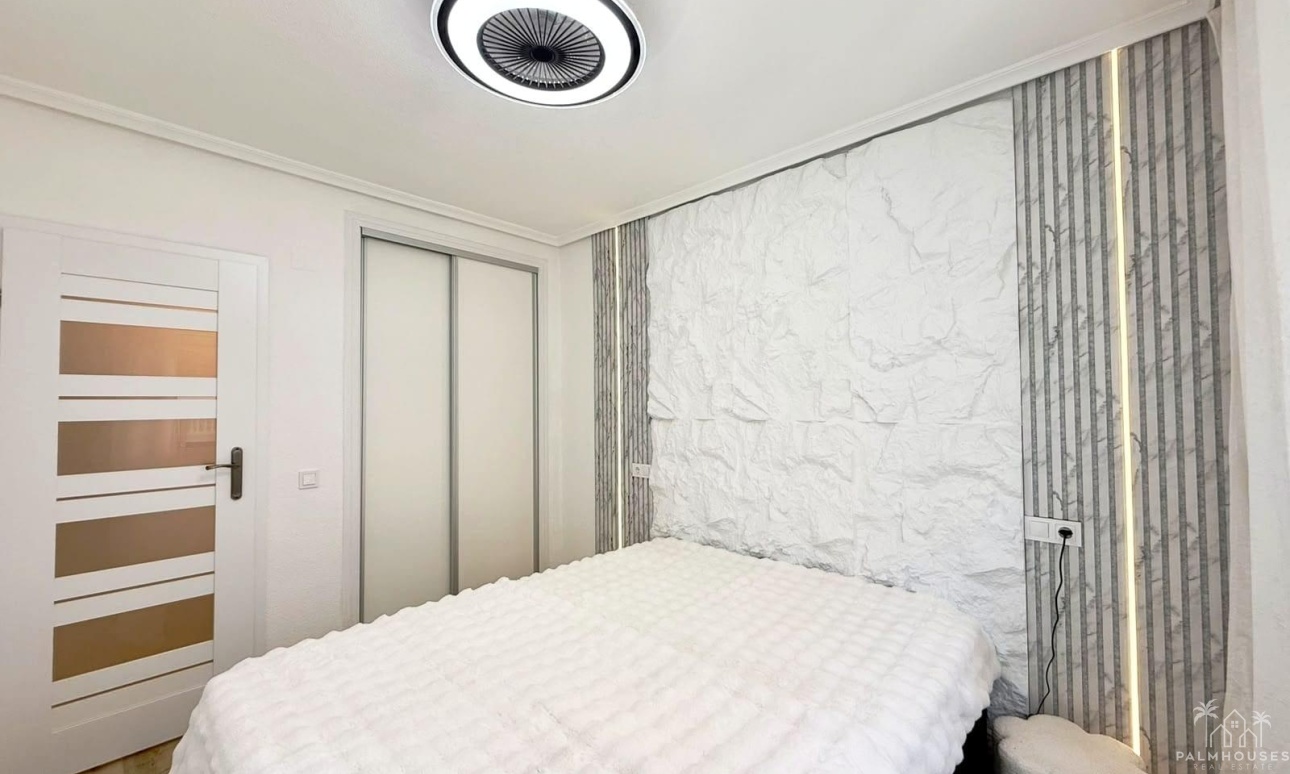 Resale - Apartments - Torrevieja - Playa del cura