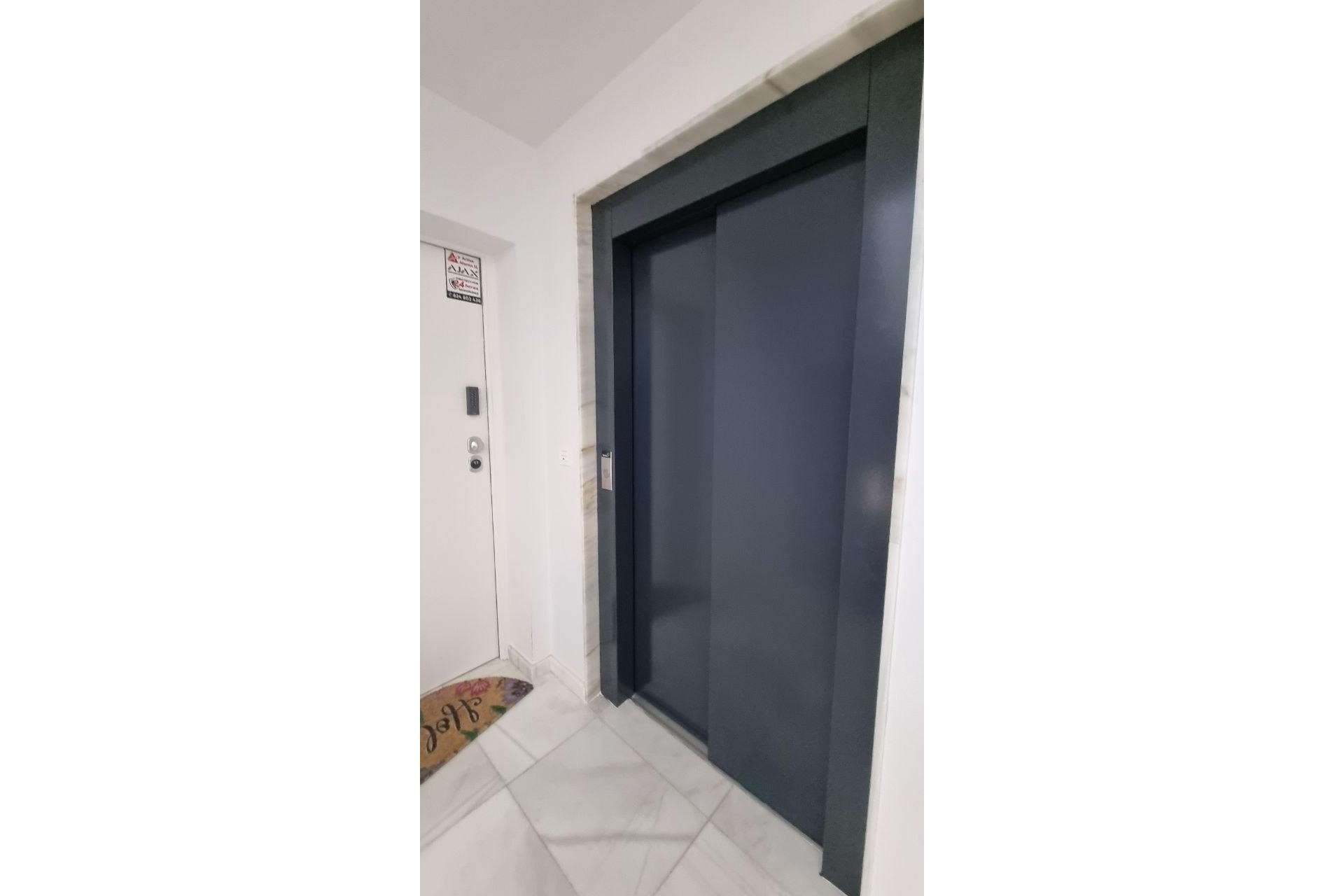 Resale - Apartments - Torrevieja - Playa del cura