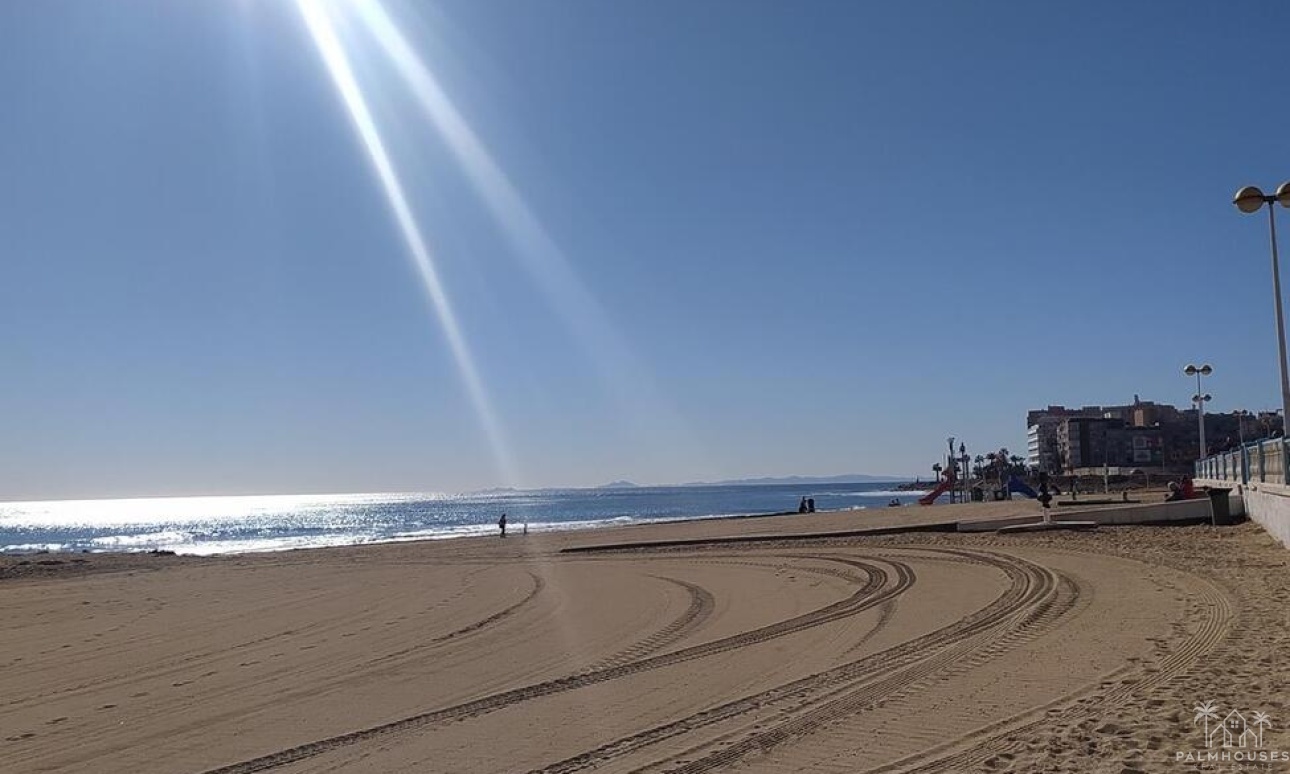 Resale - Apartments - Torrevieja - PLAYA LOS LOCOS