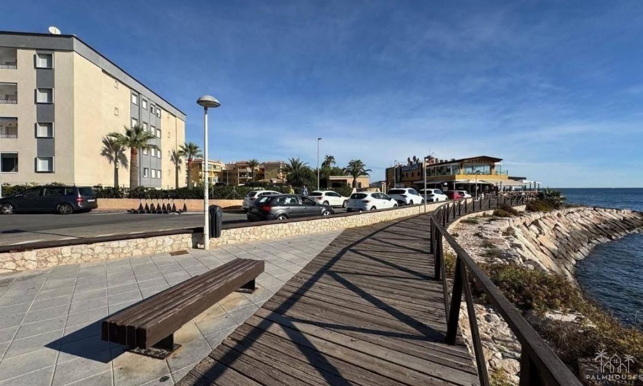 Resale - Apartments - Torrevieja - Punta Prima