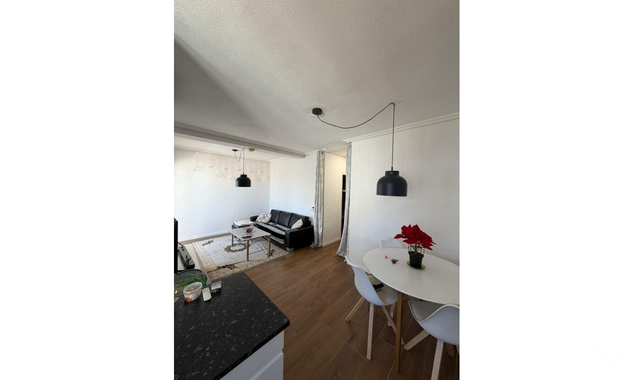 Resale - Apartments - Torrevieja - Punta Prima