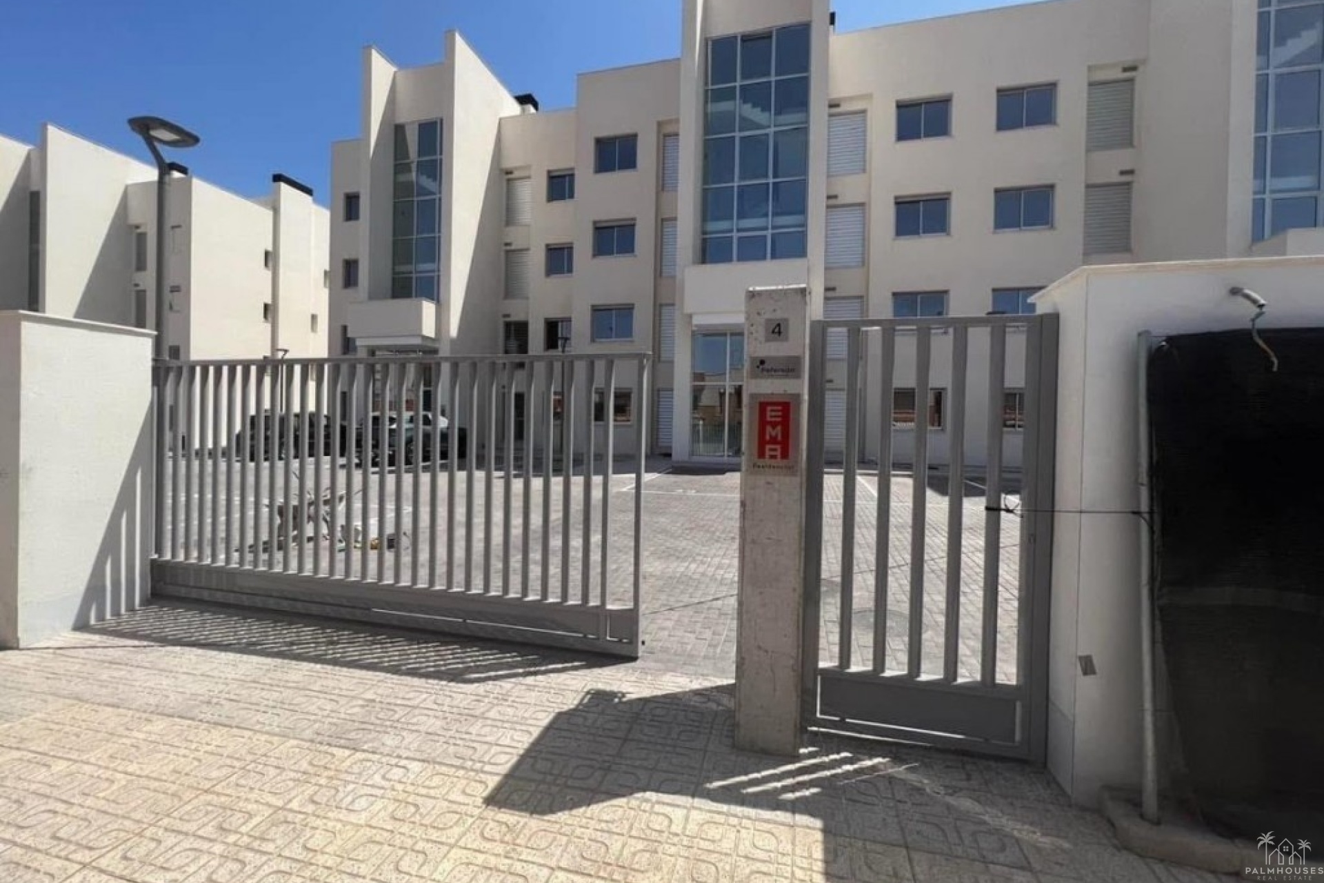 Resale - Apartments - Villamartin - Costa Blanca