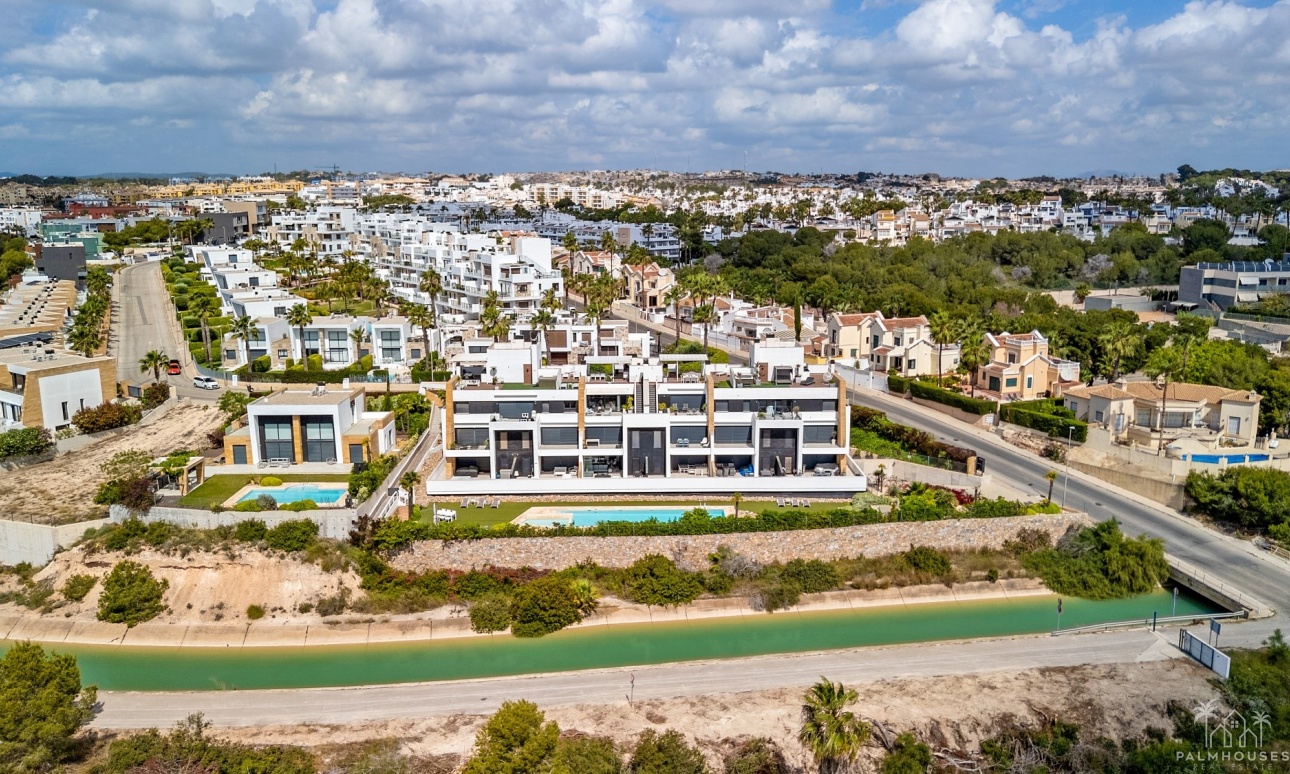 Resale - Apartments - Villamartin