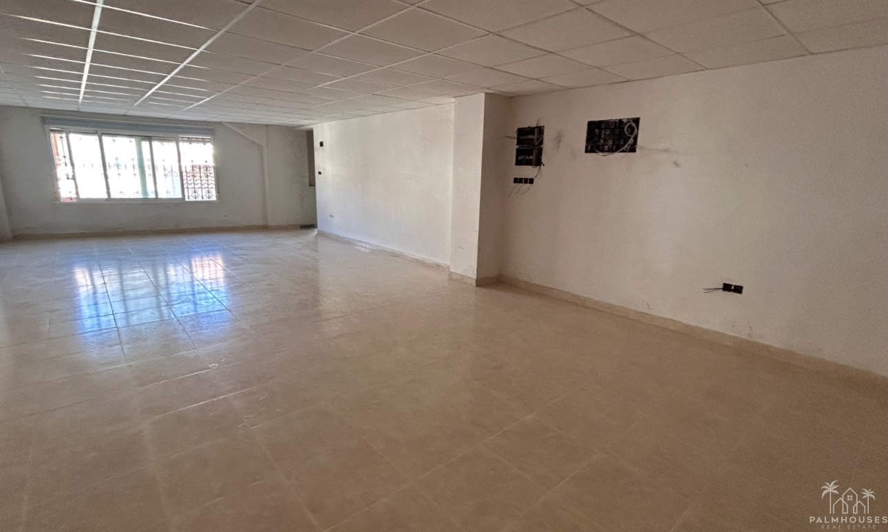 Resale - Commercial - Jacarilla