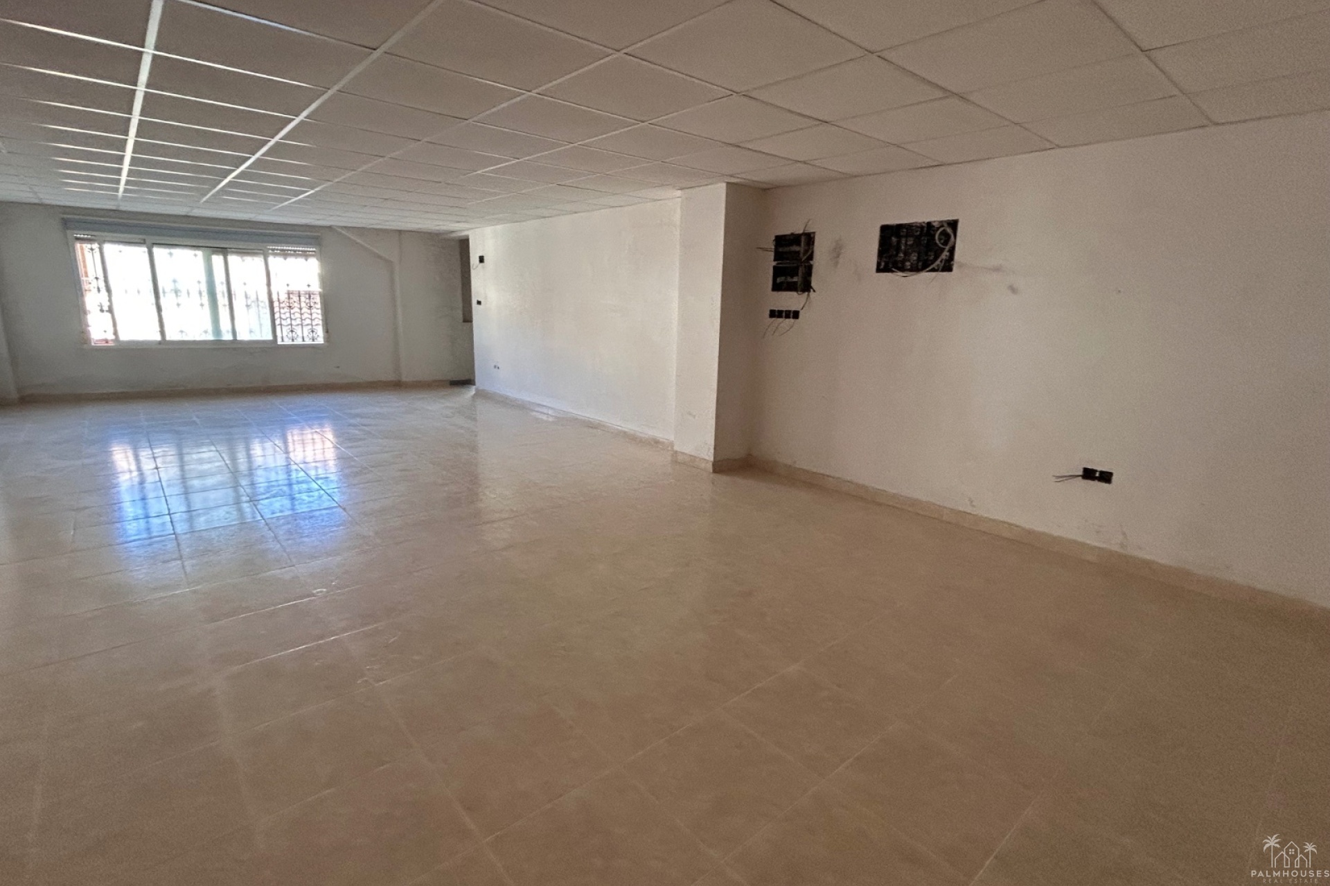 Resale - Commercial - Jacarilla
