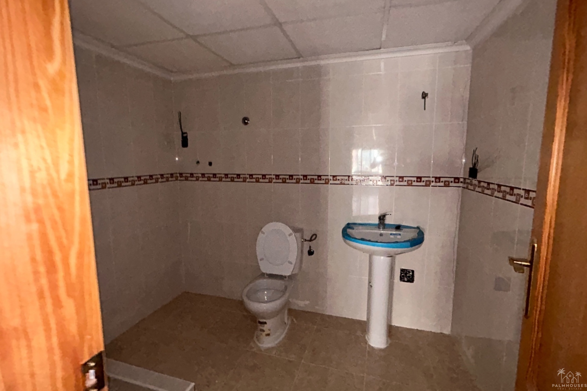 Resale - Commercial - Jacarilla