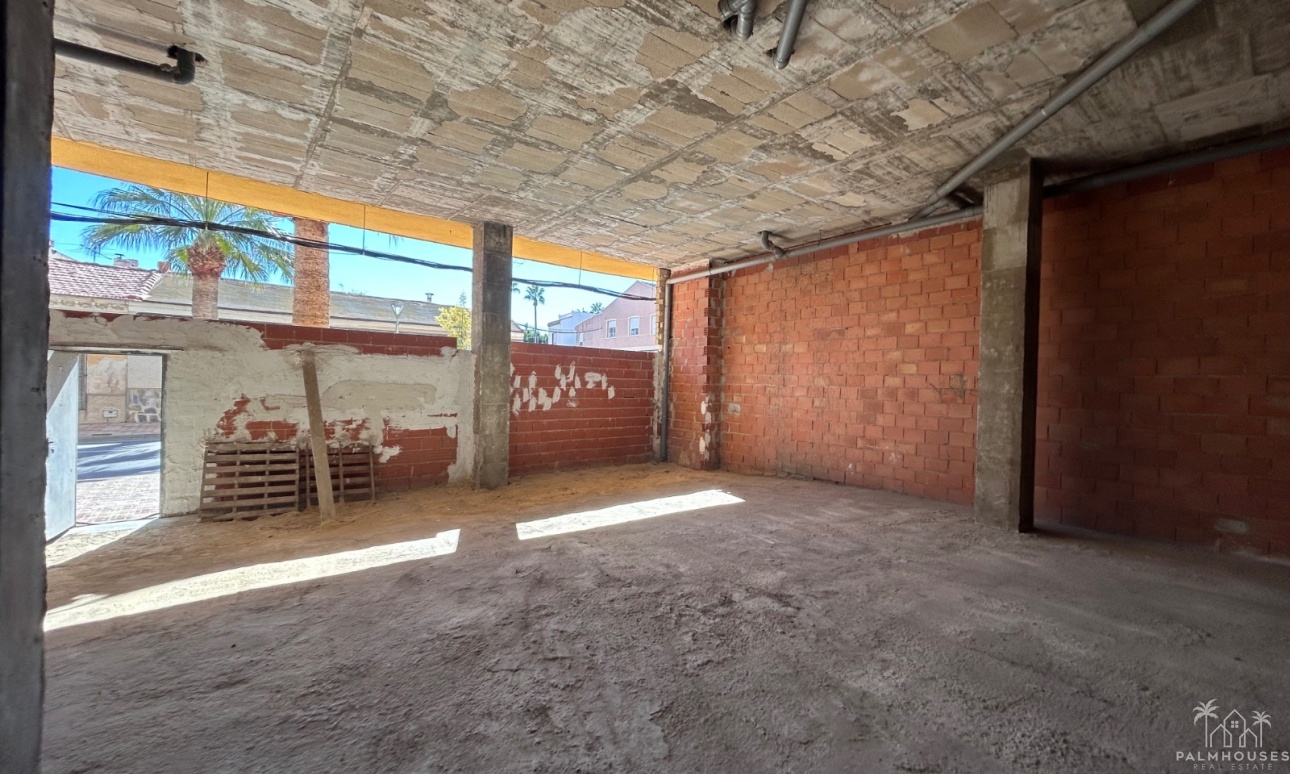 Resale - Commercial - Jacarilla