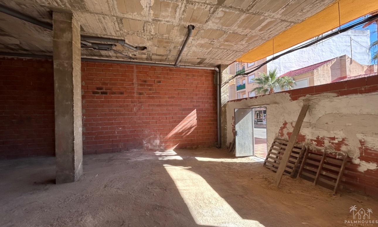 Resale - Commercial - Jacarilla