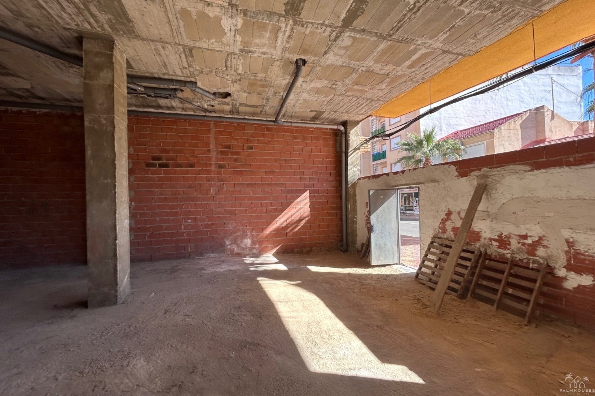 Resale - Commercial - Jacarilla