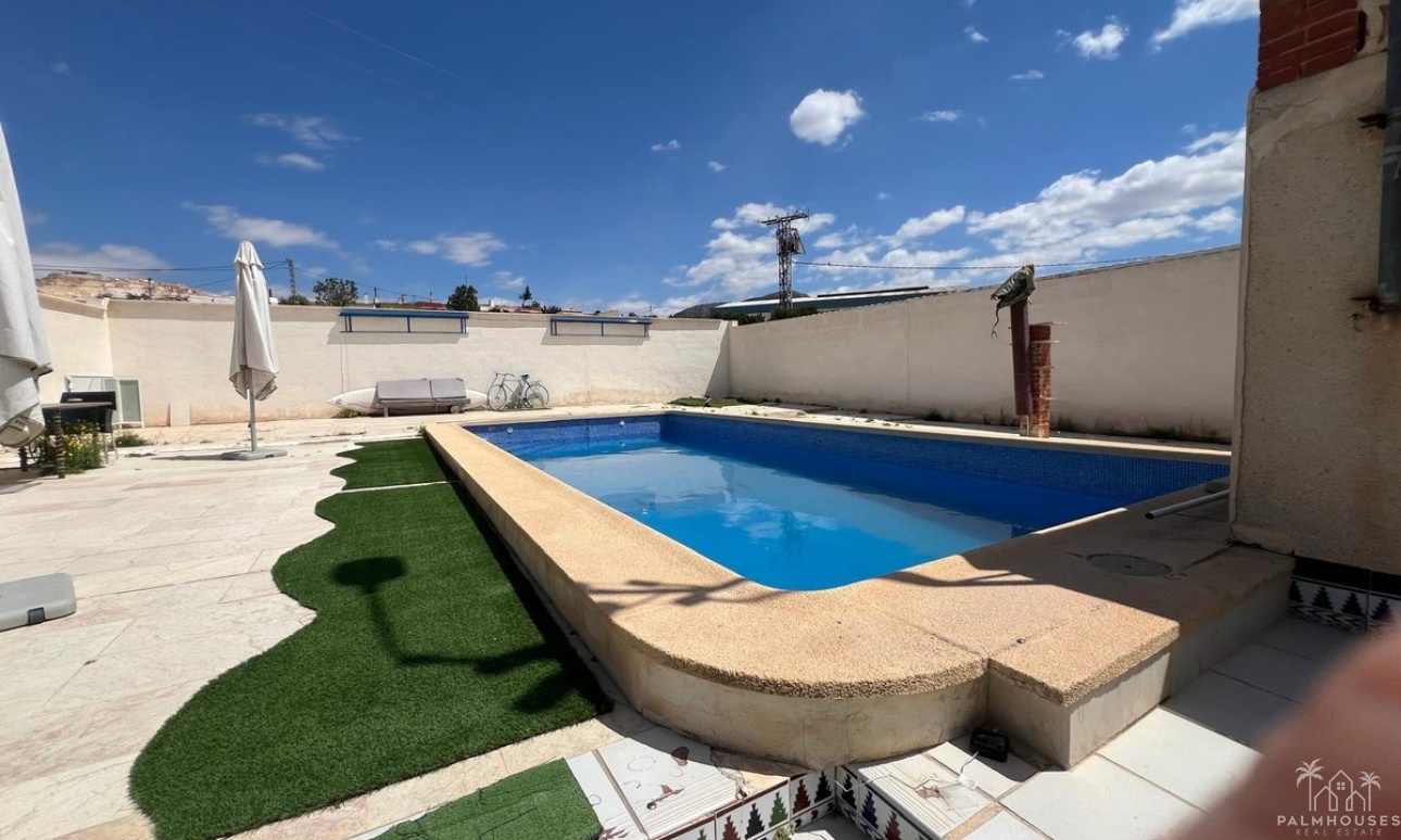 Resale - Country house - Algueña
