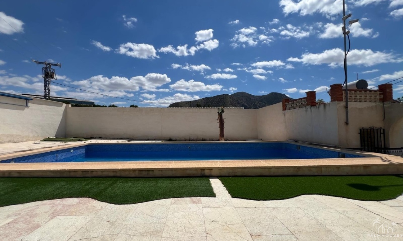 Resale - Country house - Algueña
