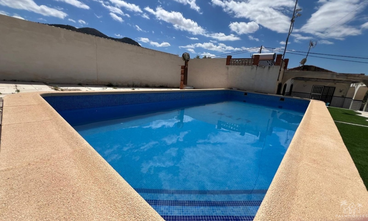 Resale - Country house - Algueña
