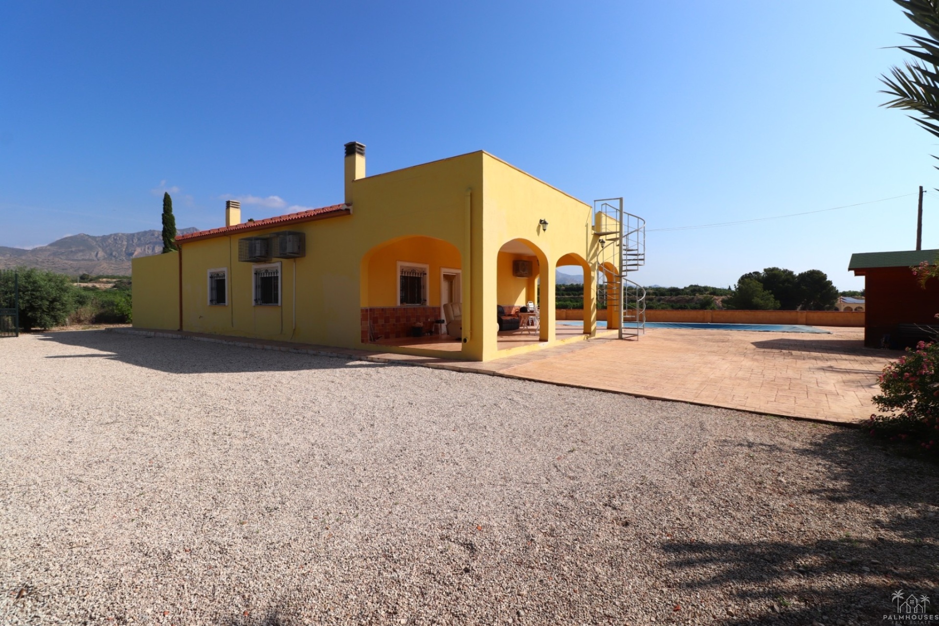 Resale - Finca - Albatera