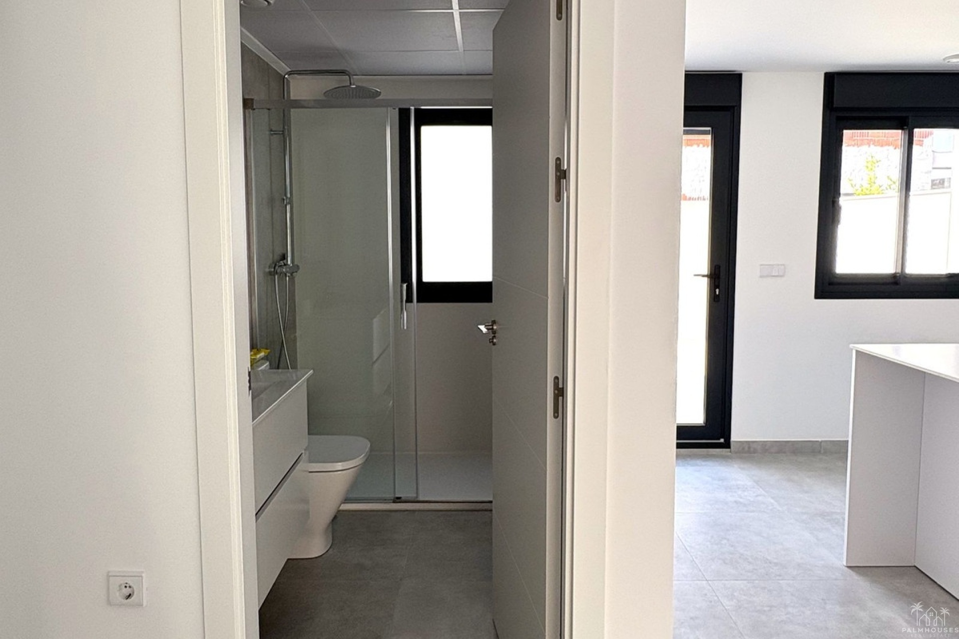 Resale - House - Alicante - Cox