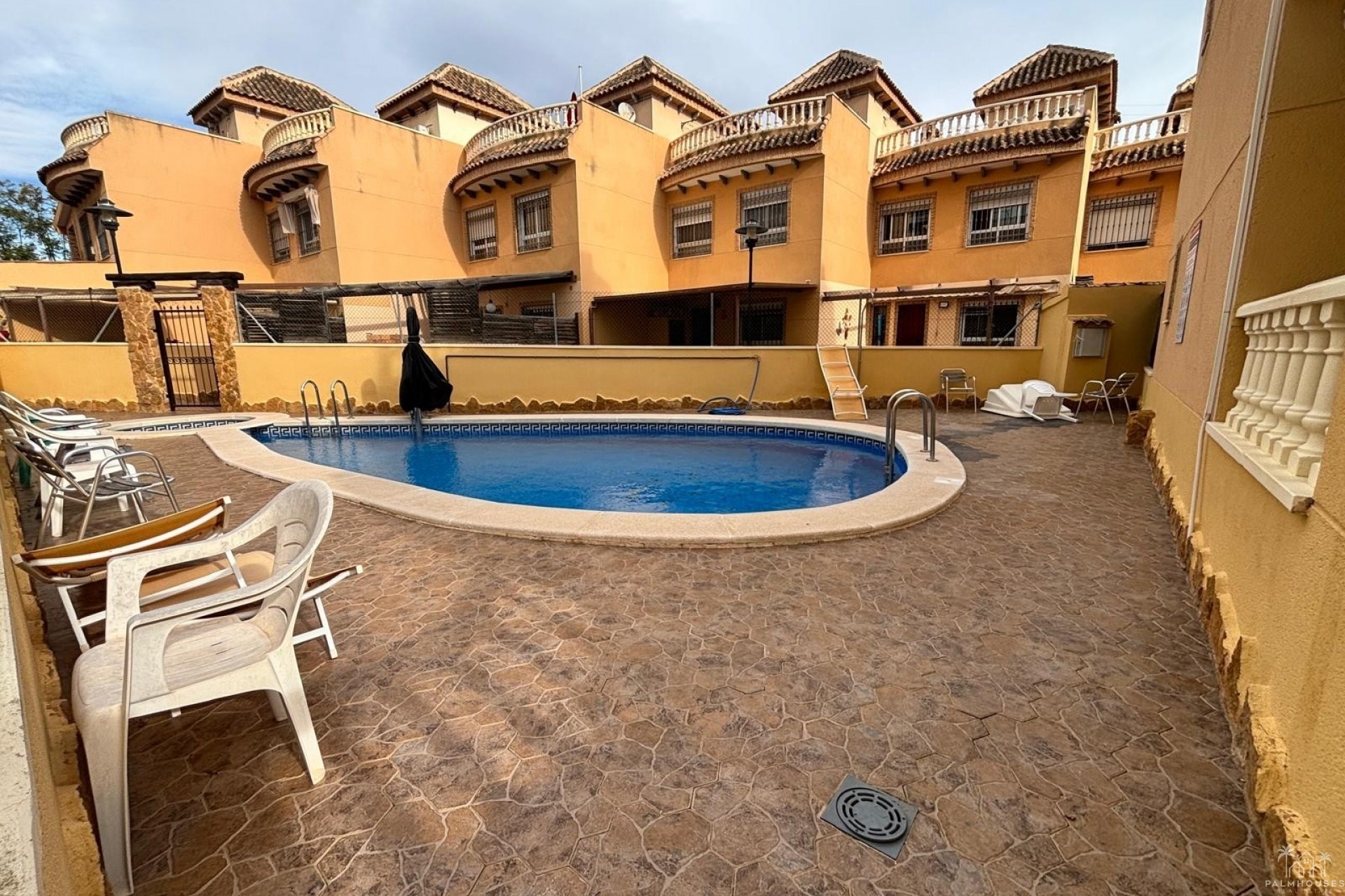 Resale - House - Guardamar del Segura - Urbanizaciones