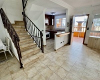 Resale - House - Guardamar del Segura - Urbanizaciones