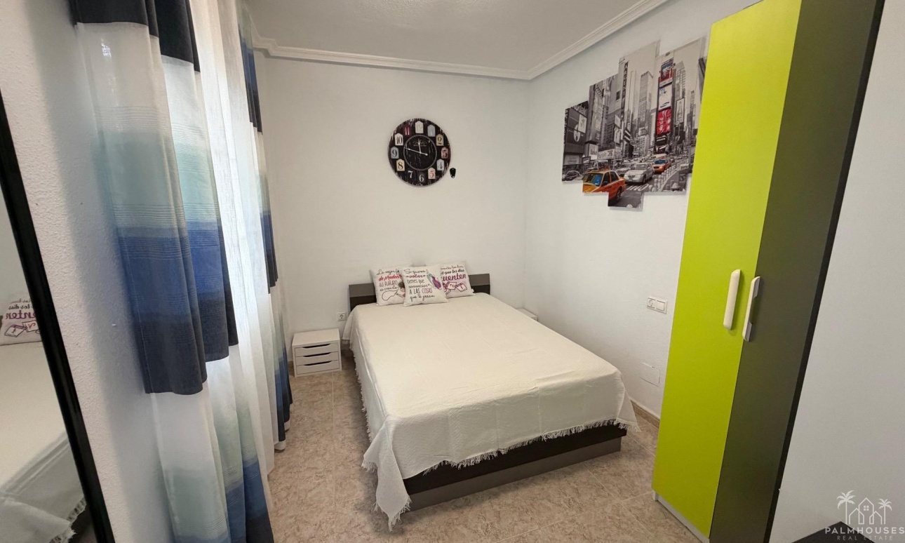 Resale - House - Orihuela Costa - La Zenia