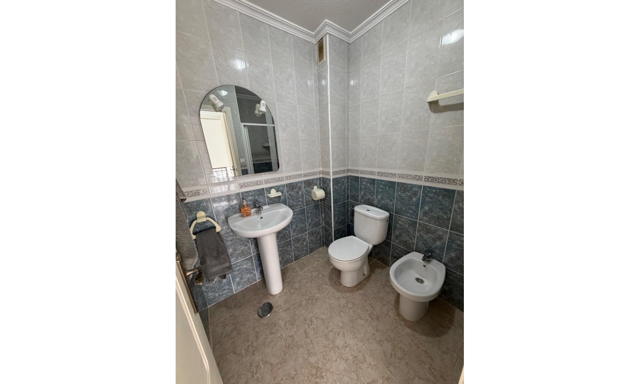 Resale - House - Orihuela Costa - La Zenia