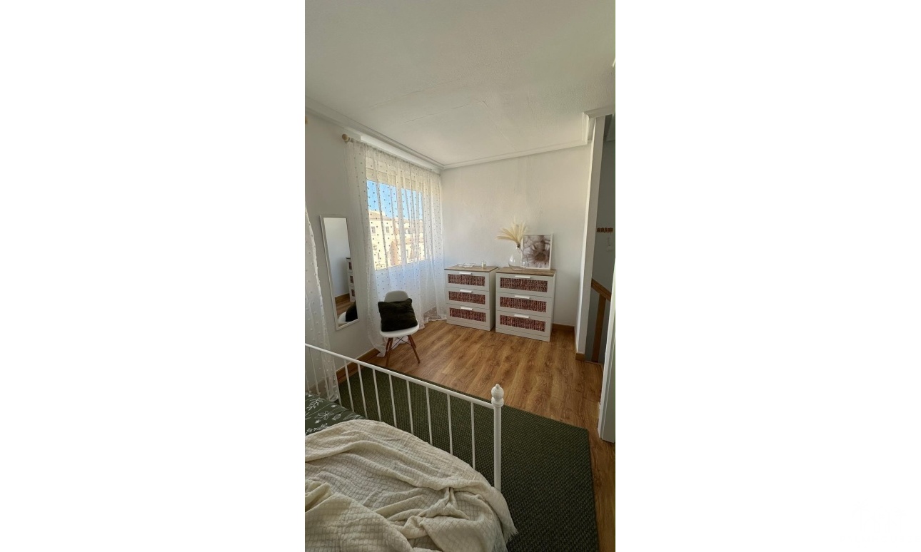 Resale - House - Orihuela Costa - La Zenia