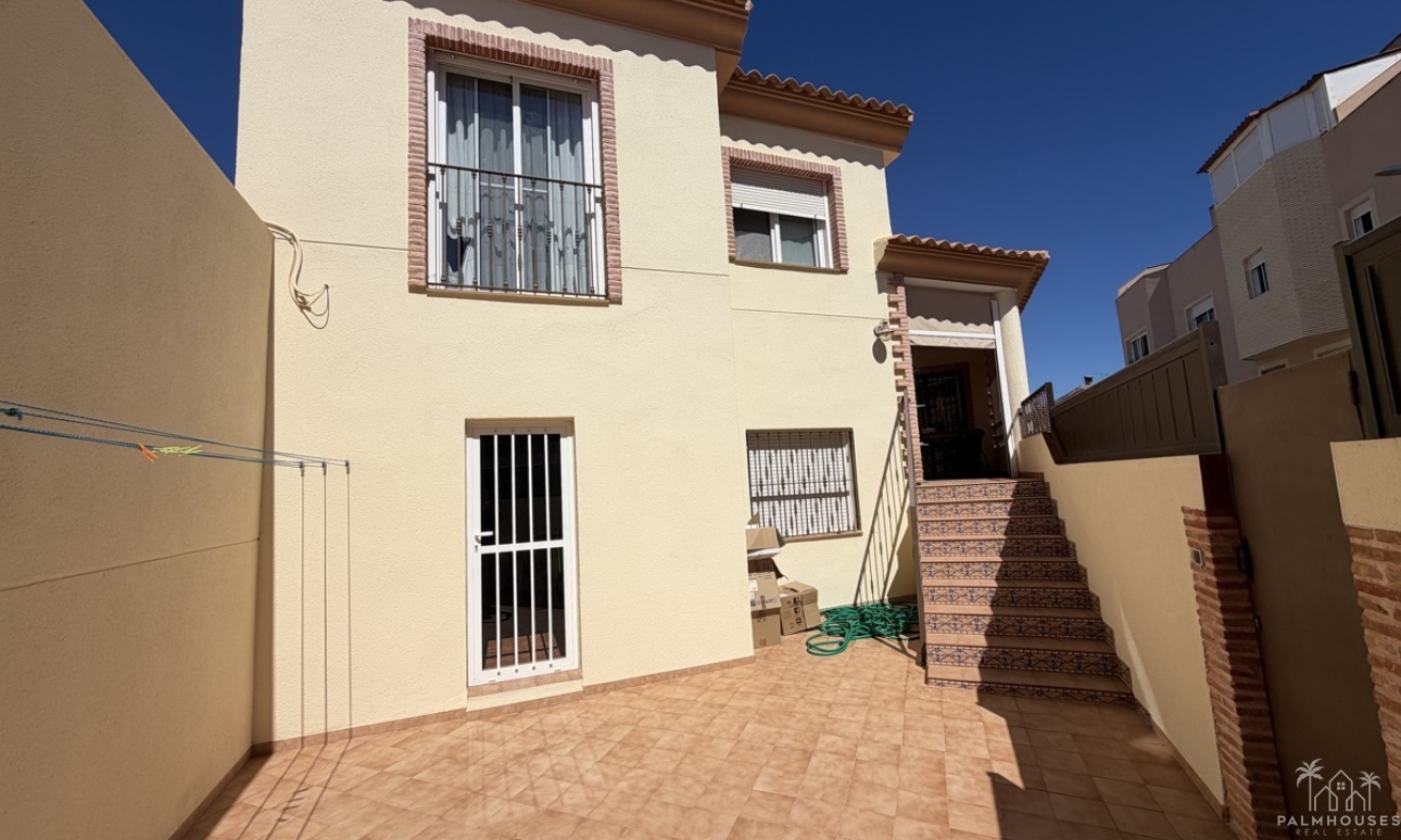 Resale - House - Pilar De La Horradada