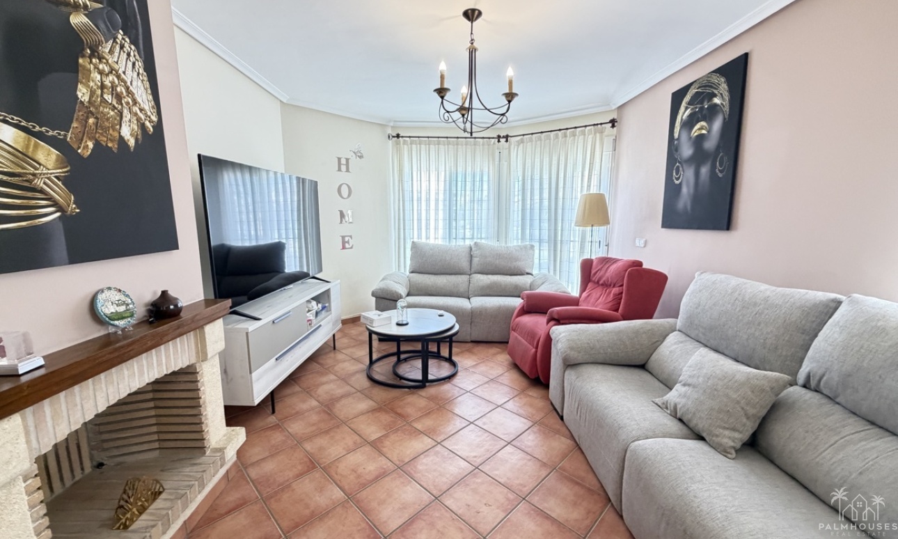 Resale - House - Pilar De La Horradada