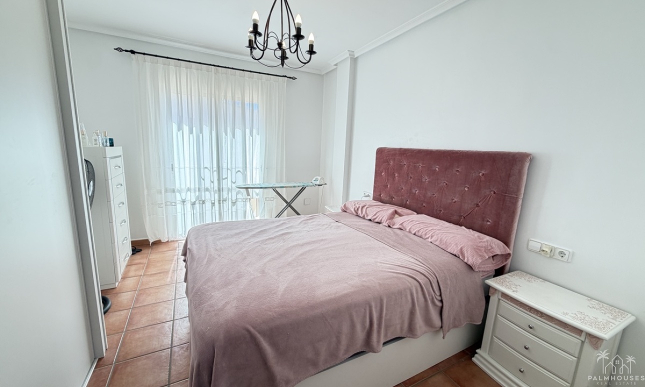 Resale - House - Pilar De La Horradada
