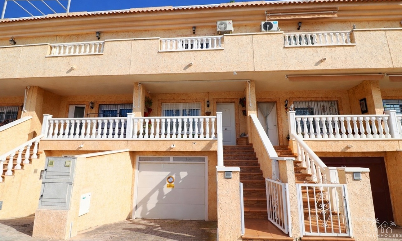 Resale - House - Redován