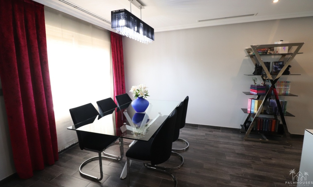 Resale - House - Redován