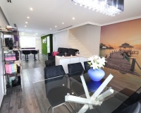 Resale - House - Redován