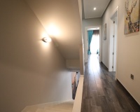 Resale - House - Redován
